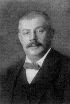 Kafkův otec v roce 1910